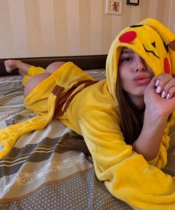 Я креативная и нежная, всегда стараюсь создать незабываемую атмосферу. У меня много опыта и все необходимые возможности, чтобы удовлетворить каждое твое желание. Когда мы встретимся, ты окунешься в мир наслаждения и расслабления. У меня есть отличные отзывы от моих довольных клиентов, которые говорят о моем профессионализме и умении понять их потребности. В моем фотоальбоме ты найдешь множество снимков, чтобы ты мог оценить мою красоту и сексуальность. Жду тебя горячей и страстной! 💋🔥 13807, 25 лет